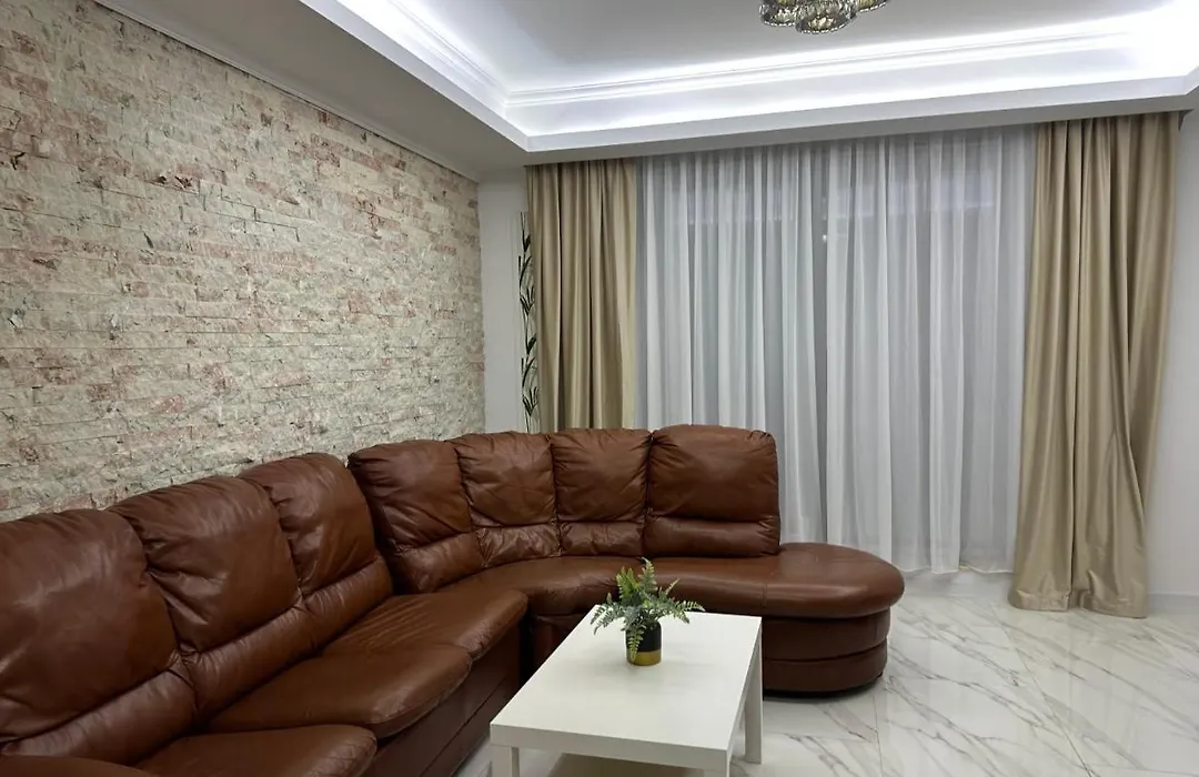Golden Garden Luxury Apartment In Bucharest-1