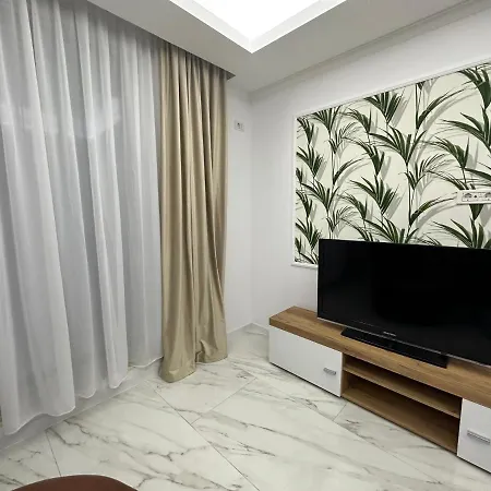 Golden Garden Luxury Apartment In Bucharest-2